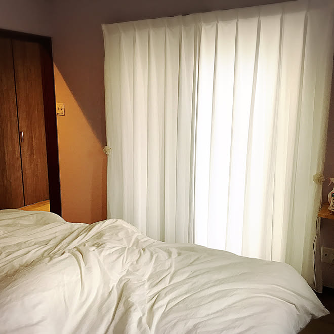 ベッド周り ベッド 寝室はやっぱ白がいい リネン 白いカーテン などのインテリア実例 17 10 21 14 21 32 Roomclip ルームクリップ ベッド周り ベッド 寝室はやっぱ白がいい リネン 白いカーテン などのインテリア実例 17 10 21 14 21 32 Roomclip ルームクリップ