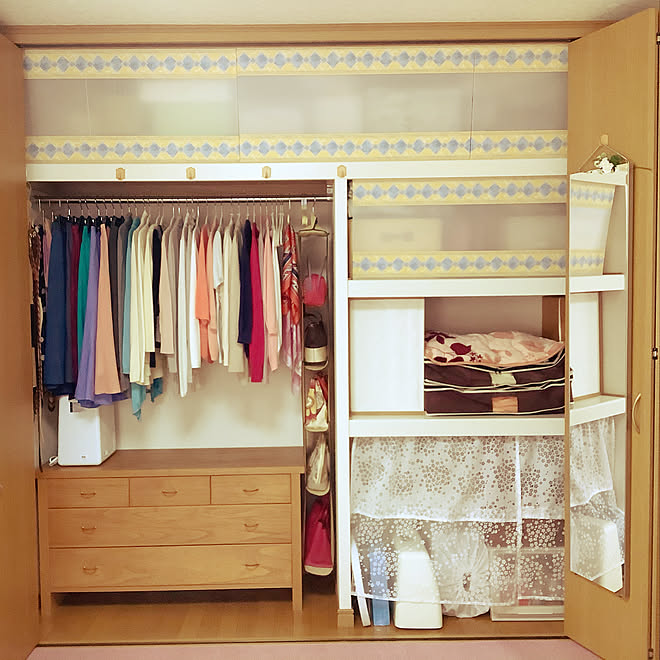 壁面収納 壁面収納オーダー クローゼット収納 カラフル好き リフォーム後 などのインテリア実例 05 17 10 18 09 Roomclip ルームクリップ