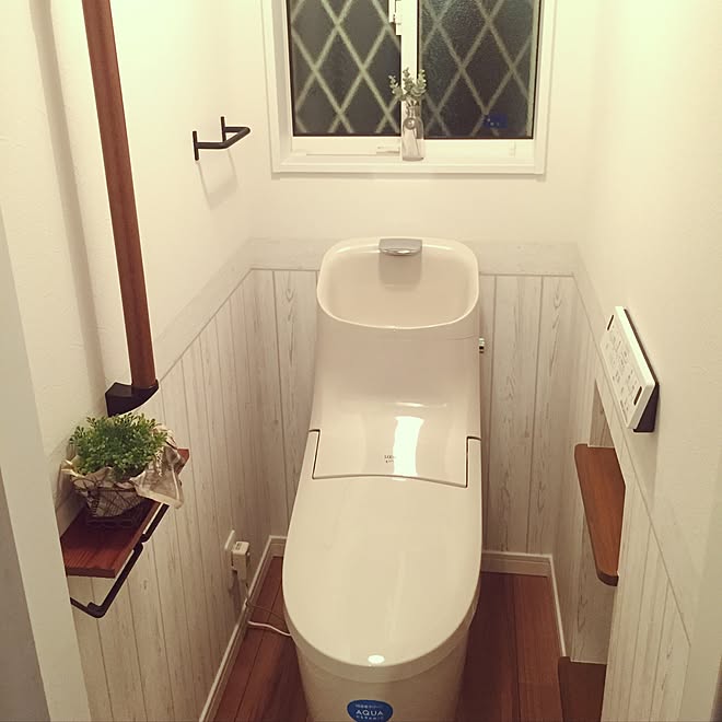 バス トイレ 腰壁風壁紙 リクシルのトイレのインテリア実例 16 10 28 21 45 10 Roomclip ルームクリップ