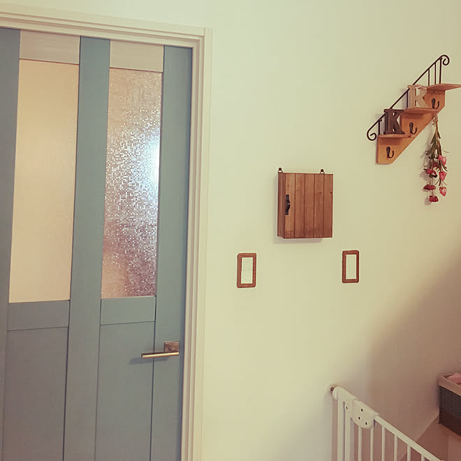 壁/天井/階段型シェルフ/スイッチカバーリメイク/インターフォンカバー/ドアリメイク...などのインテリア実例 20170814 11