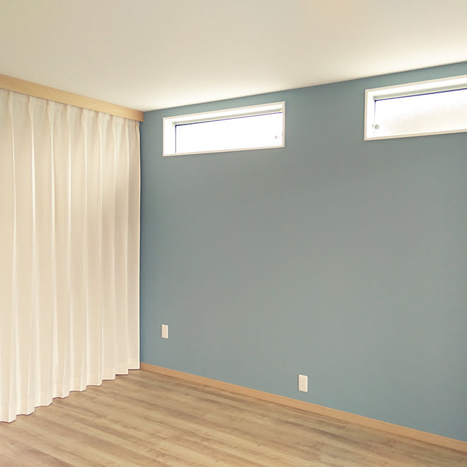 ベッド周り アクセントクロス カーテン ブルーグレー Rf 3331のインテリア実例 18 05 19 11 33 47 Roomclip ルームクリップ