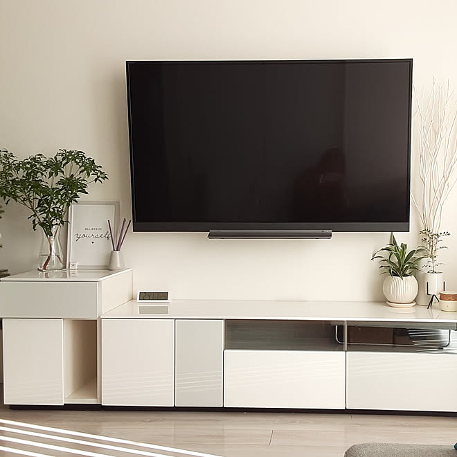 モノトーンインテリア 白が好き テレビボード Mkマエダ 観葉植物 などのインテリア実例 19 12 15 14 49 42 Roomclip ルームクリップ
