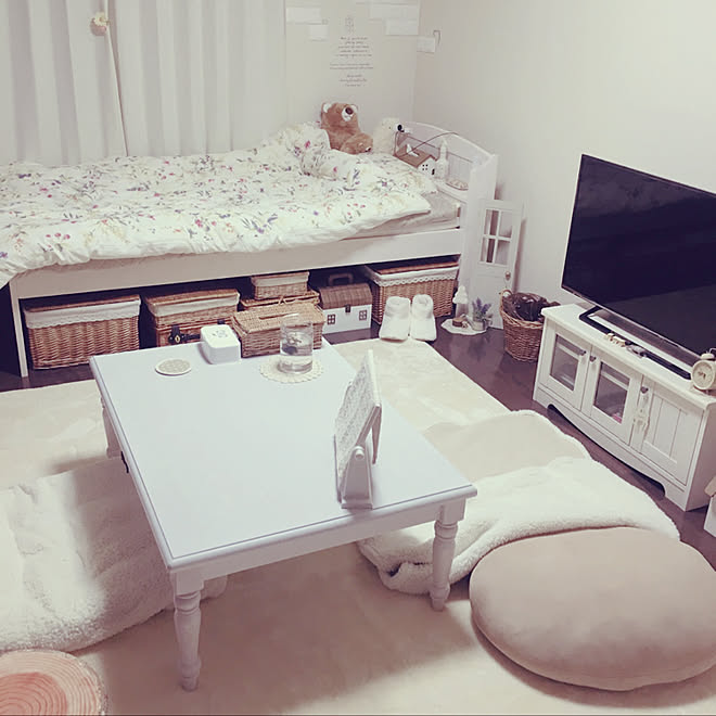 部屋全体 しまむらファイバーヒート しまむらのラグ Inobun 100均 などのインテリア実例 17 11 23 57 44 Roomclip ルームクリップ