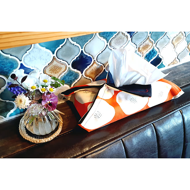 棚 花のある暮らし ティッシュボックスカバー 卒業製作 娘の作品 などのインテリア実例 03 24 08 44 21 Roomclip ルームクリップ