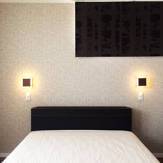 ベッド周り 寝室の照明 寝室の壁 ブラケット ミニマリストに憧れて などのインテリア実例 15 06 11 42 32 Roomclip ルームクリップ