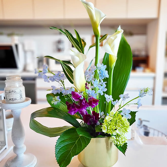 キッチン 春を感じる 花のある暮らし フラワーアレンジメント カラー などのインテリア実例 22 03 01 13 03 16 Roomclip ルームクリップ