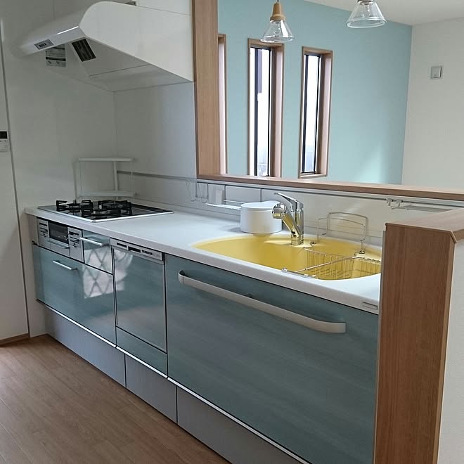 キッチン トクラス キッチン ブルー イエロー 北欧カラー 白い換気扇 などのインテリア実例 16 08 29 23 41 19 Roomclip ルームクリップ