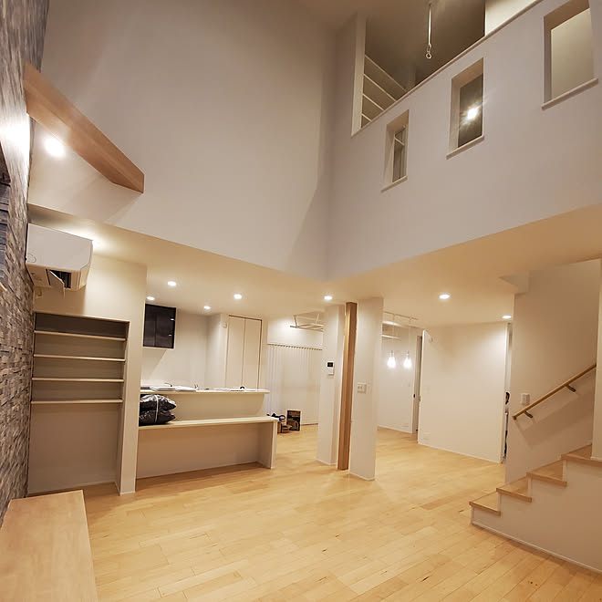 リビング 高気密高断熱住宅 ケイミュー外壁 片流れ屋根 小屋裏収納のある家 などのインテリア実例 21 05 29 12 21 Roomclip ルームクリップ