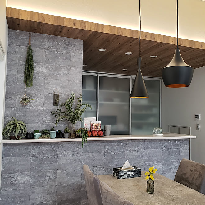 リビング 勾配天井 キッチンカウンター モノトーン キッチン下がり天井 などのインテリア実例 02 14 12 24 50 Roomclip ルームクリップ