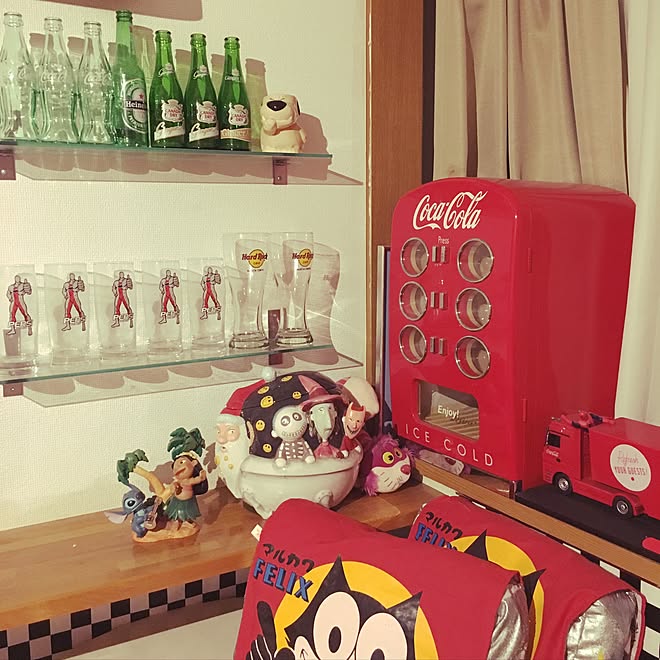 赤 コカコーラ ウォールステッカー アメリカンポップ アメリカンダイナー などのインテリア実例 17 04 03 18 29 01 Roomclip ルームクリップ