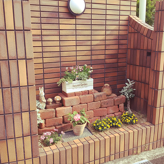 玄関 入り口 外構 レンガ調タイル 花壇手作り 花壇 などのインテリア実例 18 05 18 15 18 43 Roomclip ルームクリップ 玄関 入り口 外構 レンガ調タイル 花壇手作り 花壇 などのインテリア実例 18 05 18 15 18 43 Roomclip ルームクリップ