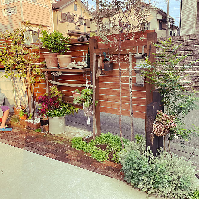 Diy 玄関 入り口 花台diy レンガ敷き レンガの小道 などのインテリア実例 22 10 23 18 25 41 Roomclip ルームクリップ