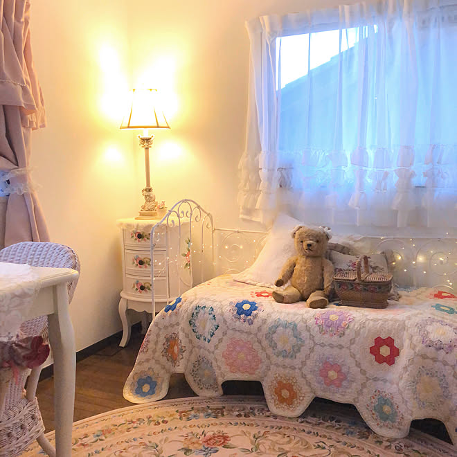 可愛いものが好き フレンチガーリー レースカーテン ラウンドチェスト テーブルランプ などのインテリア実例 03 29 18 43 03 Roomclip ルームクリップ