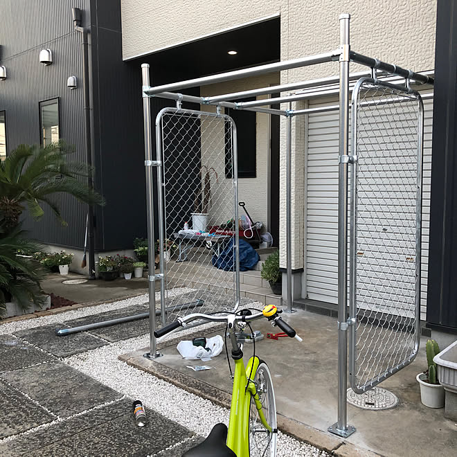 アメリカンフェンス 自転車置き場作り その2 庭づくり 子供と暮らす 自転車置き場diy などのインテリア実例 06 17 49 17 Roomclip ルームクリップ アメリカンフェンス 自転車置き場作り その2 庭づくり 子供と暮らす 自転車置き場diy などのインテリア実例 06 17 49 17 Roomclip ルームクリップ