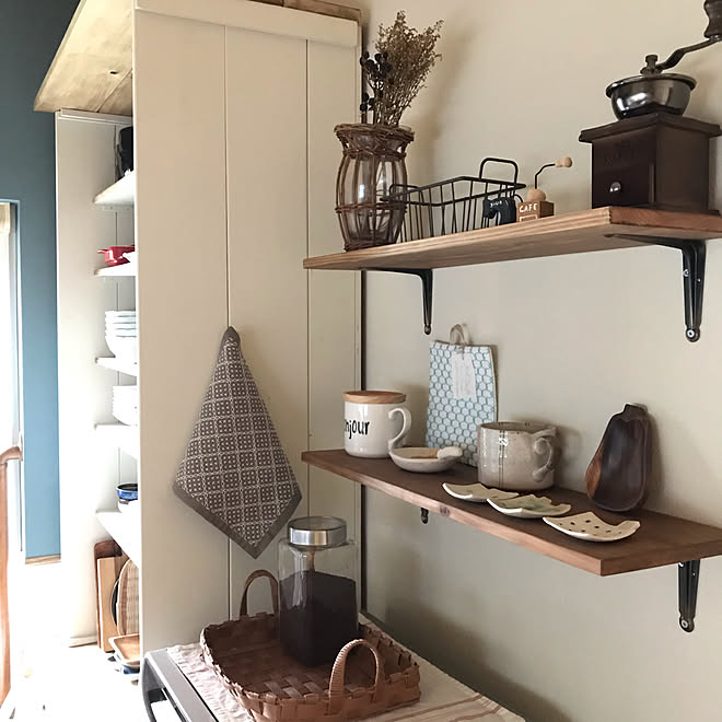 ニッペstyleマットフィニッシュ 壁紙セルフペイント 棚diy 食器棚リメイク ディスプレイコーナー などのインテリア実例 19 09 17 06 37 09 Roomclip ルームクリップ