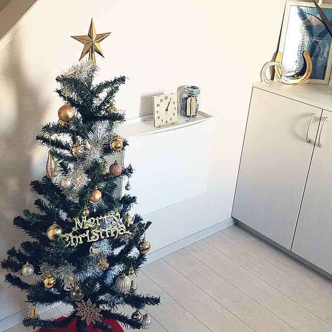 玄関 入り口 クリスマスツリー スリッパ収納 Ikea トローネスにスリッパを収納 などのインテリア実例 11 21 13 10 24 Roomclip ルームクリップ