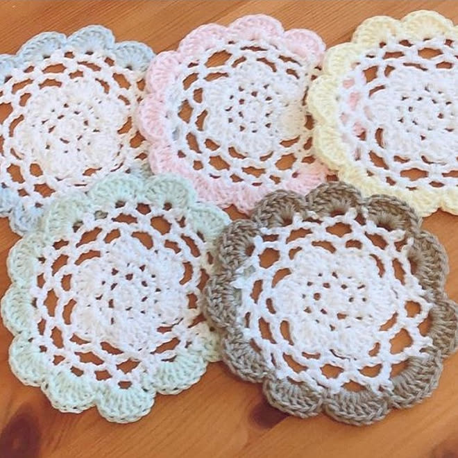机 ハンドメイド かぎ針編み コースター手作りのインテリア実例 19 11 16 07 15 47 Roomclip ルームクリップ