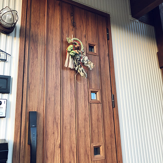 しめ縄手作り しめ縄 玄関ドア お正月 Lixil などのインテリア実例 01 13 02 15 59 Roomclip ルームクリップ