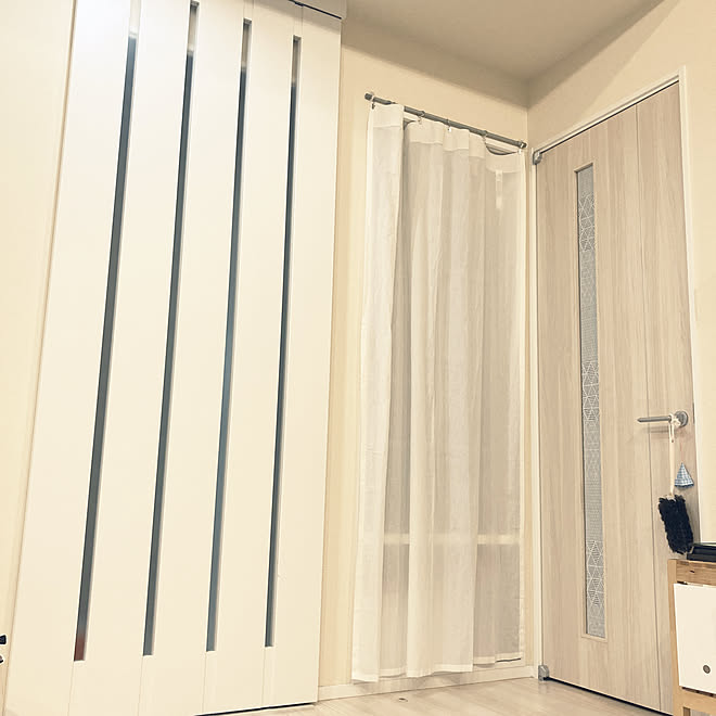 ノンプリーツカーテン 無印良品 本棚 収納 目隠しカーテン リビングのインテリア実例 21 09 24 19 18 26 Roomclip ルームクリップ