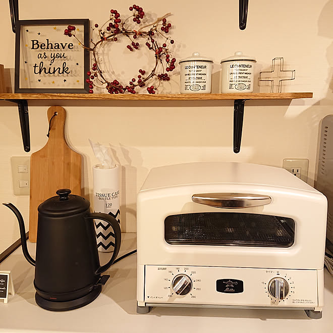キッチン ちょっといいもの アラジントースター 電気ケトル サンキライのリース などのインテリア実例 19 12 30 21 34 29 Roomclip ルームクリップ