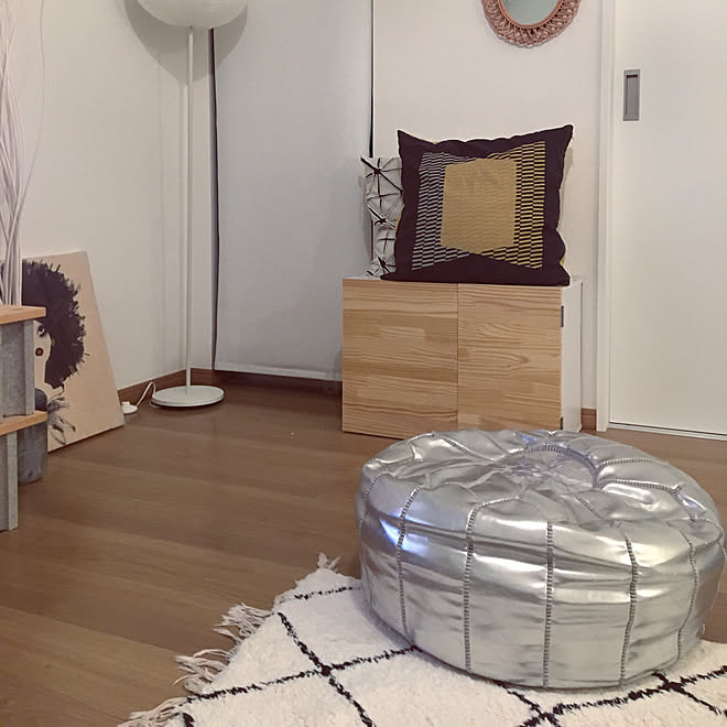 棚/IKEA/クッションカバー/モロッコプフ/絵本棚&hellip;などのインテリア実例 20180523 205830