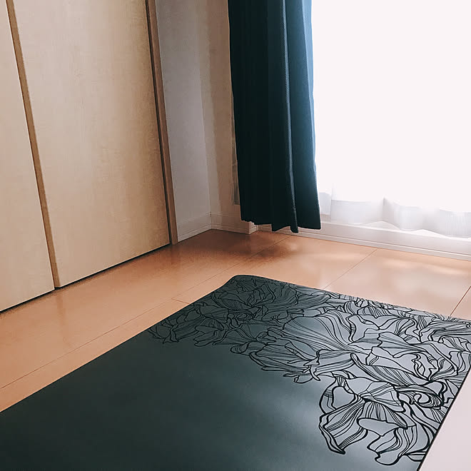 ヨガマット のある暮らし 1k 6畳 すっきり暮らす などのインテリア実例 01 23 13 22 22 Roomclip ルームクリップ