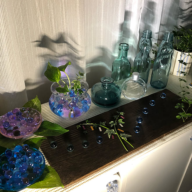 ディスプレイ棚 ミスドの皿 紫陽花に見立てて 紫陽花 ラムネ瓶 などのインテリア実例 21 07 04 22 41 56 Roomclip ルームクリップ ディスプレイ棚 ミスドの皿 紫陽花に見立てて 紫陽花 ラムネ瓶 などのインテリア実例 21 07 04 22 41 56 Roomclip ルームクリップ