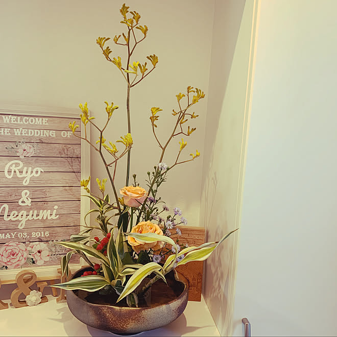 薔薇 生け花 生け花のある暮らし ナチュラル 玄関 入り口のインテリア実例 19 11 10 17 32 22 Roomclip ルームクリップ