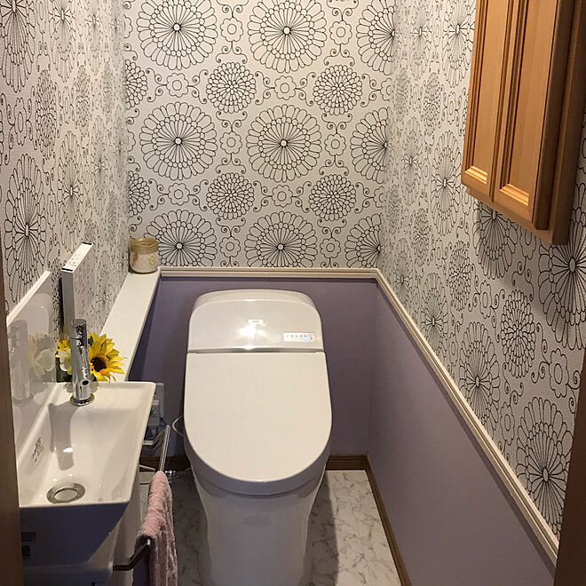 Totoトイレ 壁紙 派手なトイレ 花柄壁紙 バス トイレのインテリア実例 03 24 16 54 42 Roomclip ルームクリップ