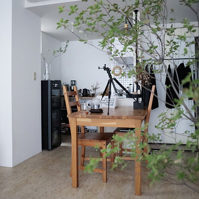 「30m2。コーヒーの香りが似合う、透明感と植物に癒されるカフェ風のお部屋」 by yamato_logさん
