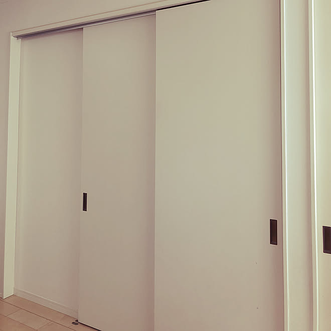 吊り下げ引き戸 引き戸 真っ白が好き 部屋全体のインテリア実例 19 03 08 10 36 Roomclip ルームクリップ 吊り下げ引き戸 引き戸 真っ白が好き 部屋全体のインテリア実例 19 03 08 10 36 Roomclip ルームクリップ