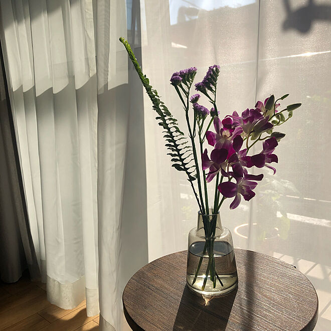 花瓶 フラワーベース デンファレ 花のある暮らし ホルムガード などのインテリア実例 04 06 08 29 24 Roomclip ルームクリップ
