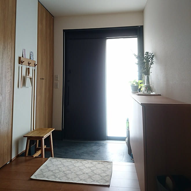 玄関 入り口 芳香剤 消臭剤を使わない暮らし 吊り下げ収納 無印良品 花瓶 などのインテリア実例 04 11 14 37 01 Roomclip ルームクリップ