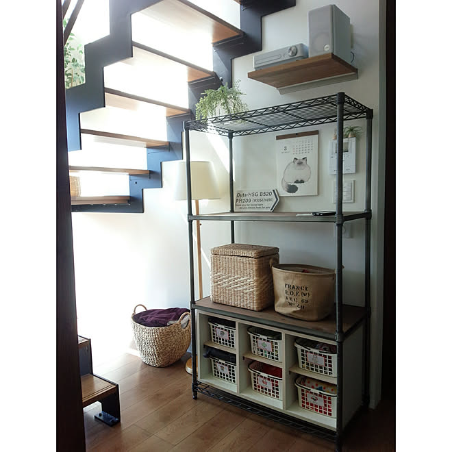 棚 カラーボックス ダイソー シンプル リビング階段 などのインテリア実例 17 10 30 08 27 58 Roomclip ルームクリップ