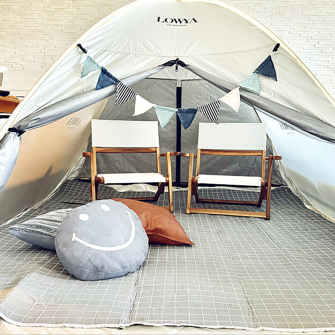 レジャーシート ポップアップテント ロウヤ ガーランド ニコちゃんクッション などのインテリア実例 21 08 12 23 45 03 Roomclip ルームクリップ