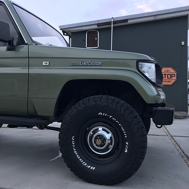 古いものが好き 駐車場 ガレージ ランクルプラド 椅子 などのインテリア実例 19 06 03 19 43 27 Roomclip ルームクリップ 古いものが好き 駐車場 ガレージ ランクルプラド 椅子 などのインテリア実例 19 06 03 19 43 27 Roomclip ルームクリップ