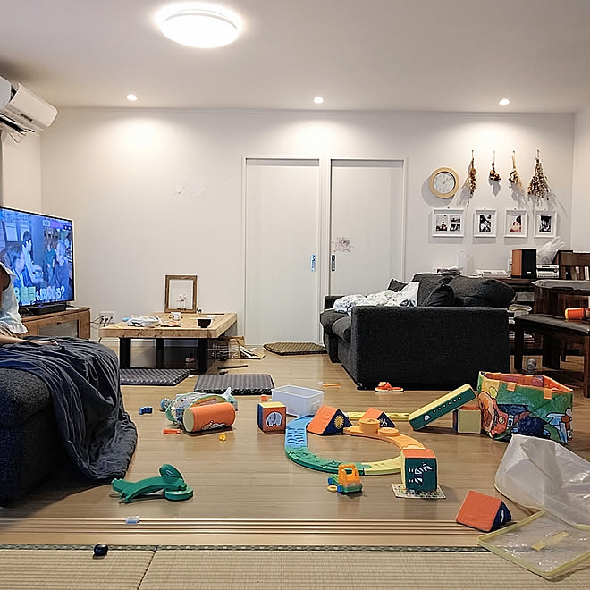 リビング ありのままの我が家 子どもがいる暮らし 雨で暗い部屋 縦長ldk などのインテリア実例 19 09 08 13 13 45 Roomclip ルームクリップ