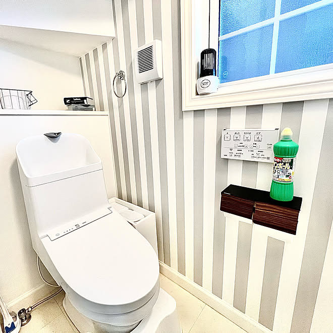 スリコの踏み台 サンポール アクセントクロス タンクレスにしたかった Totoトイレ などのインテリア実例 22 11 16 19 48 10 Roomclip ルームクリップ