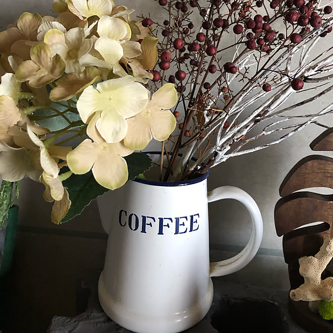 ホーロー ホーローケトル 花瓶かわり コーヒーポットのインテリア実例 19 09 18 19 03 57 Roomclip ルームクリップ