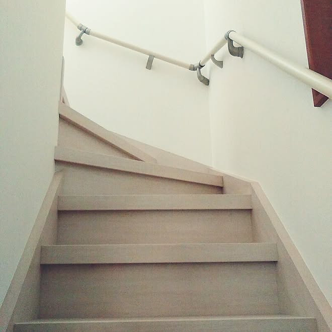 部屋全体 白い階段 リフォーム中 中古戸建てのインテリア実例 17 02 26 11 31 00 Roomclip ルームクリップ