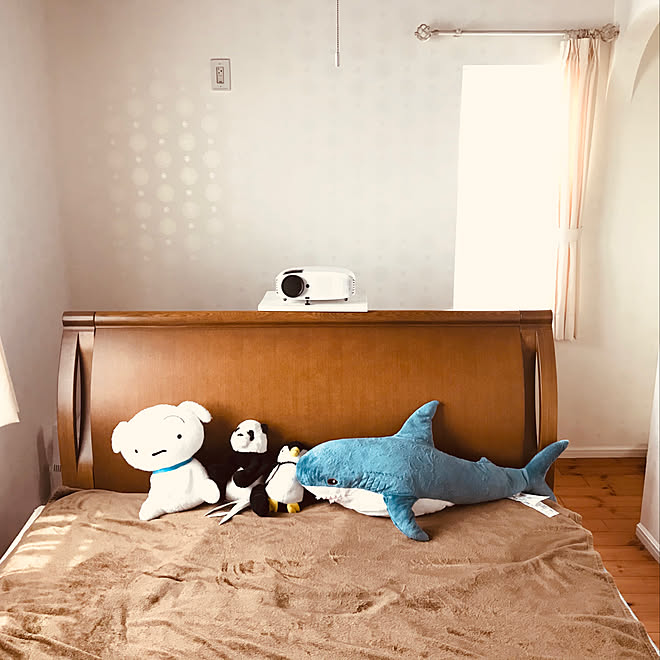 書斎への抜け道 キングサイズ ベッド ぬいぐるみ 壁紙 などのインテリア実例 05 06 09 05 08 Roomclip ルームクリップ 書斎への抜け道 キングサイズ ベッド ぬいぐるみ 壁紙 などのインテリア実例 05 06 09 05 08 Roomclip ルームクリップ