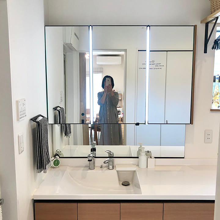 カウンター一体型洗面ボウル 三面鏡幅 1200のおすすめ商品とおしゃれな