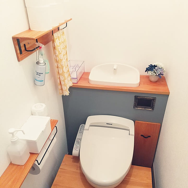ペーパータオル タンクレス風トイレのおすすめ商品とおしゃれな実例