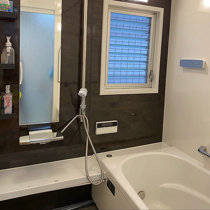 バスルームや洗面所・リビングなどで どこでもスピーカー【タカラ