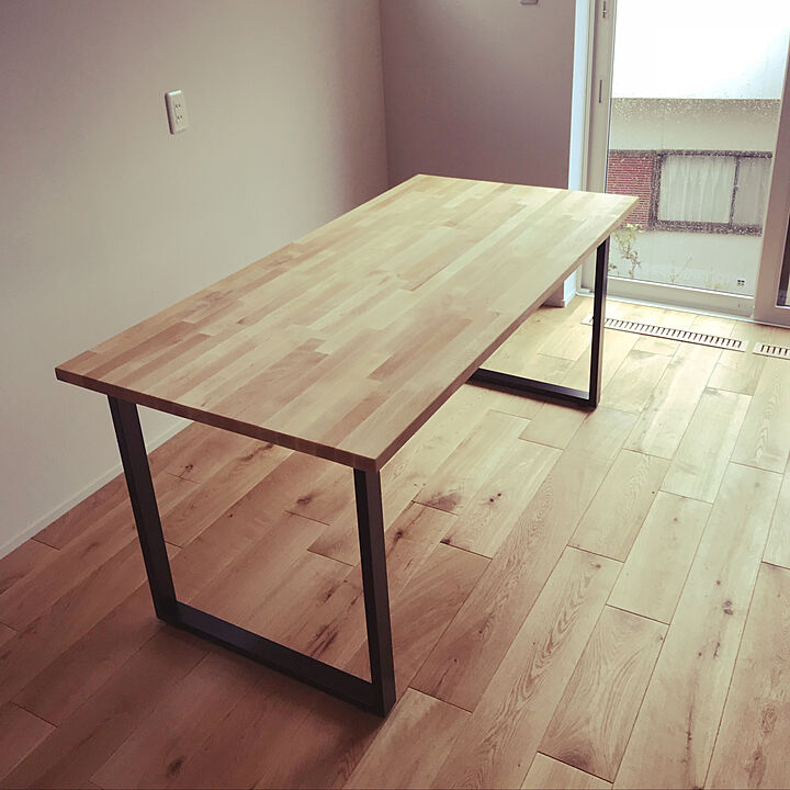 机 アイアン脚テーブルのおすすめ商品とおしゃれな実例 ｜ RoomClip
