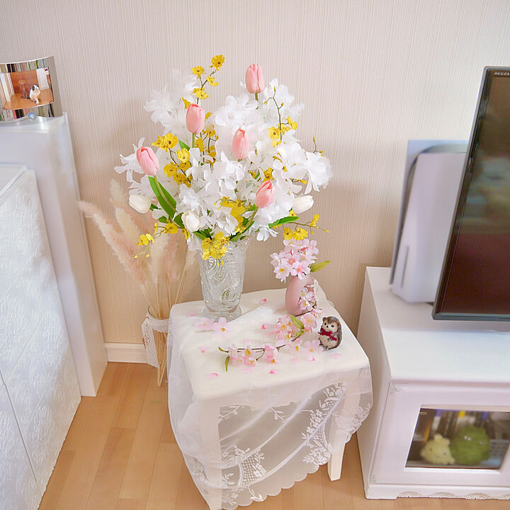 ボヘミアンガラスの花瓶のおすすめ商品とおしゃれな実例 ｜ RoomClip