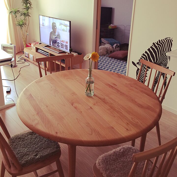 丸テーブルのおすすめ商品とおしゃれな実例 ｜ RoomClip（ルームクリップ）