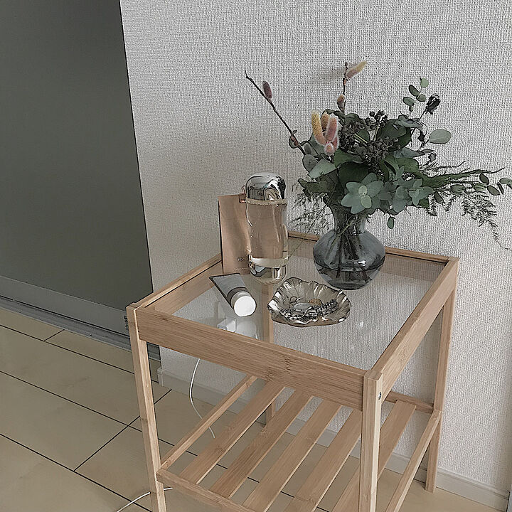 サイドテーブル NESNAのおすすめ商品とおしゃれな実例 ｜ RoomClip