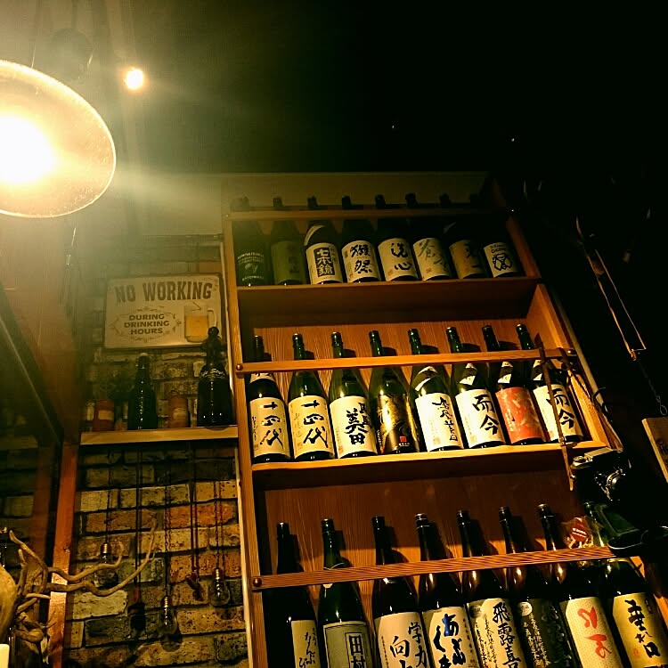 棚/カメラマークだらけ/酒棚/日本酒/レンガ壁紙&hellip;などのインテリア実例 20150916 204136 ｜ RoomClip