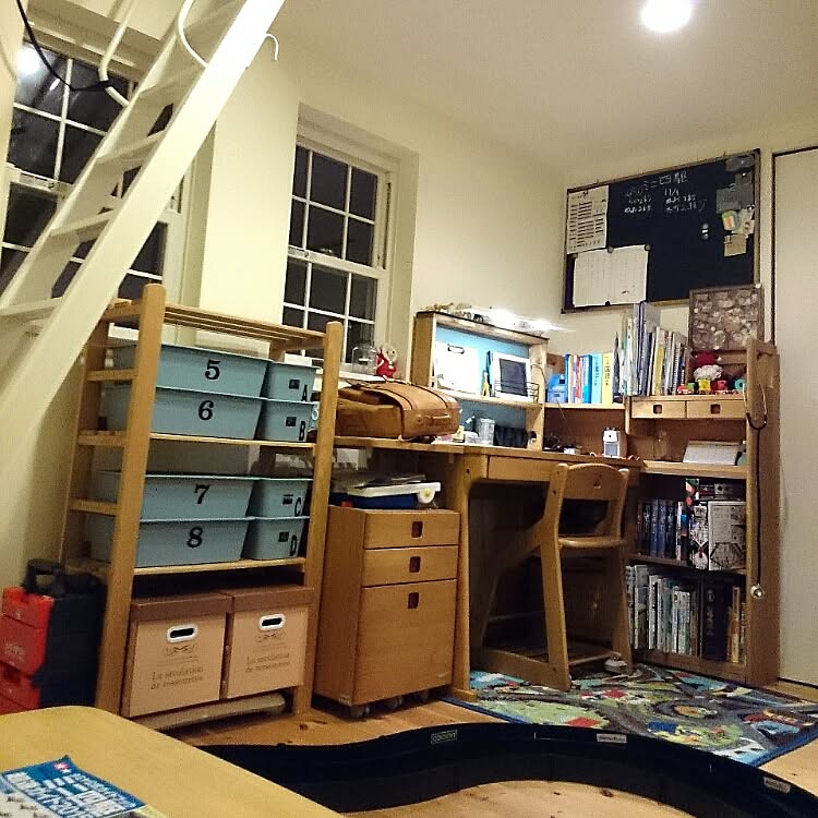 勉強机/息子部屋/学習机＋DIY/なんちゃってSafari/DIY棚&hellip;などのインテリア実例 20151116 001925